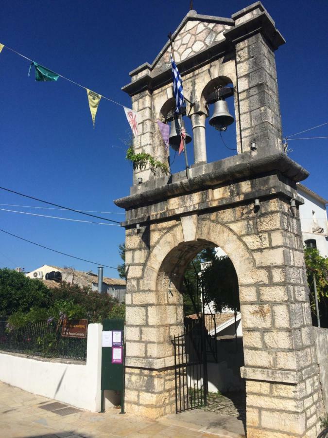 Helena'S Rooms Kassiopi Exterior foto